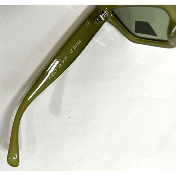Ryan Simkhai Eyeshop Ivy Sunglasses in Green - Picture 5 of 5